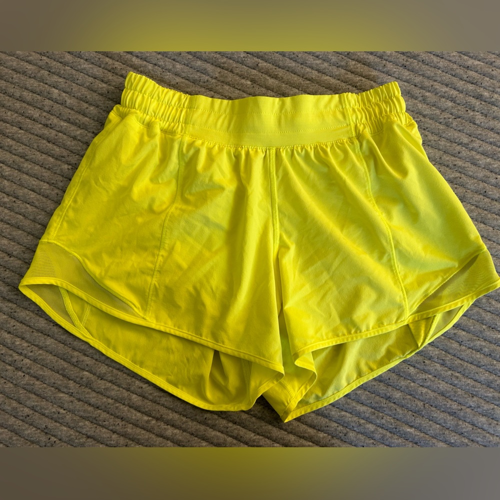 Lululemon Hotty Hot Short 4” Size 6